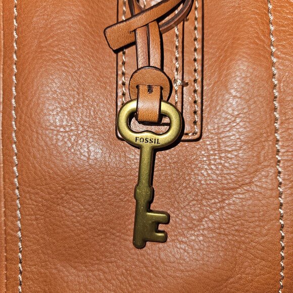 FOSSIL Brown Leather Emma Crossbody/Satchel bag with Key Charm - Picture 8 of 16